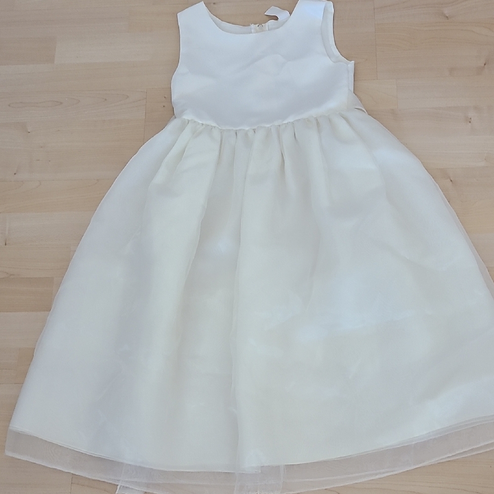Elegant White Sleeveless Kids Formal Dress